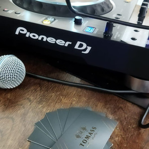 DJ TOMASS